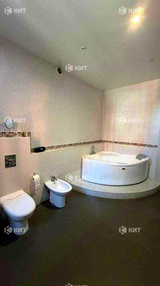 1873855684733152