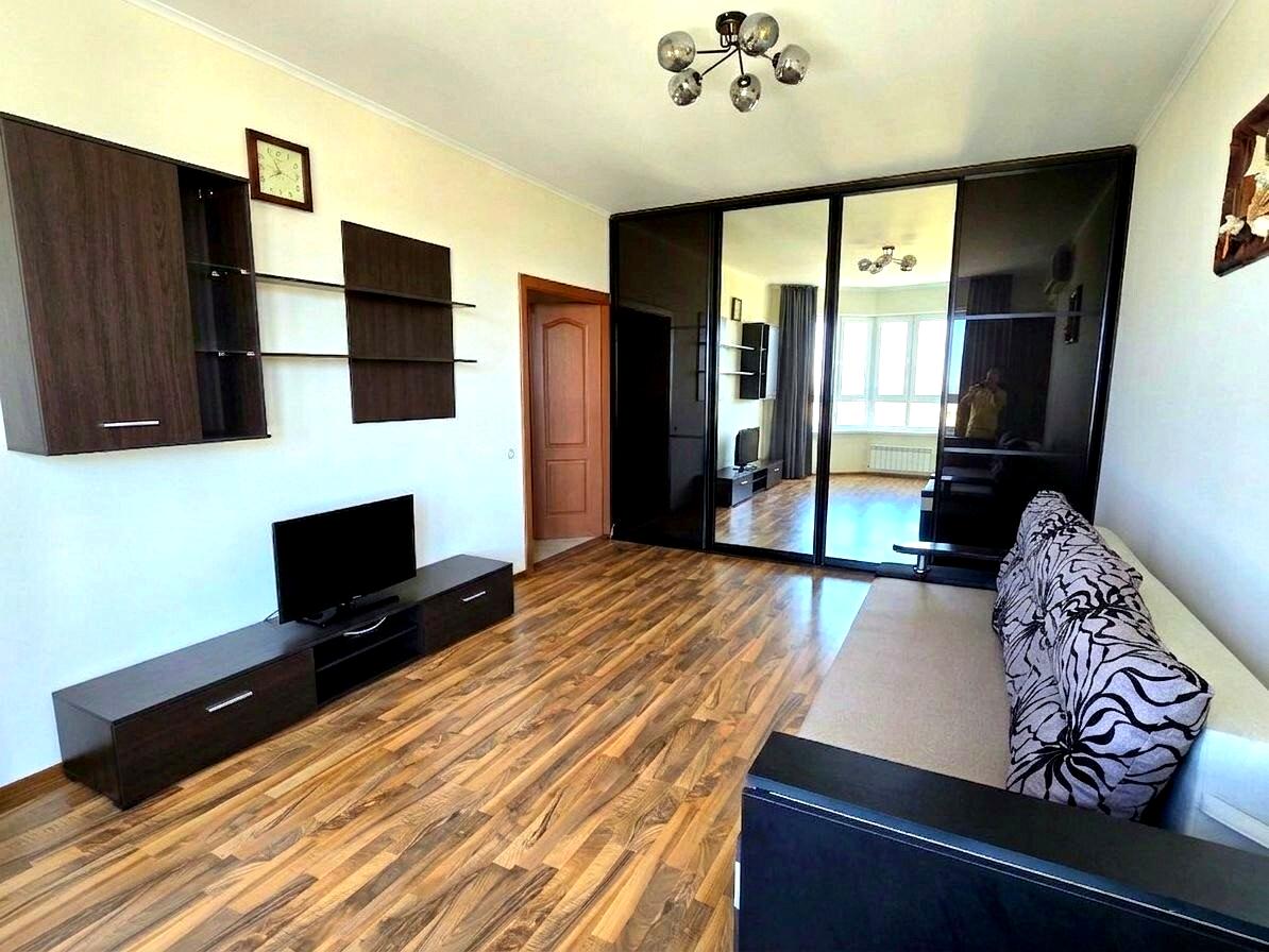 1873856429449743