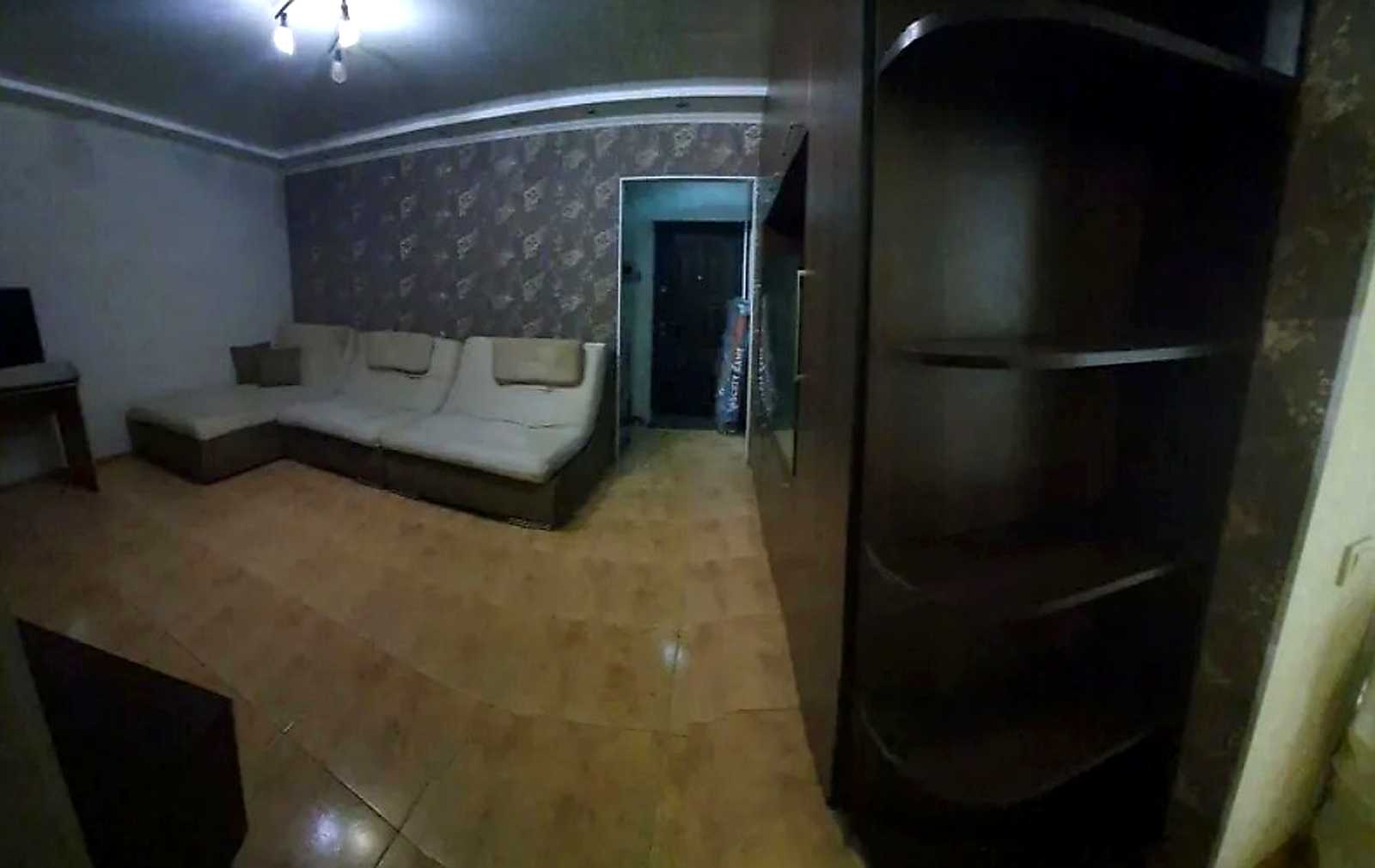 1873858222600871
