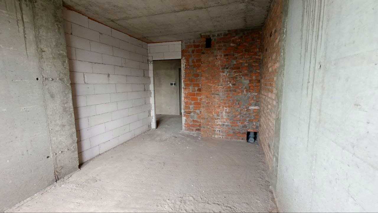 1873858381429039
