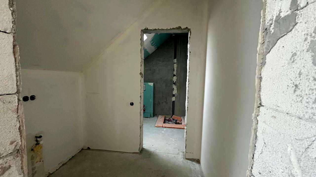 1873860732711721