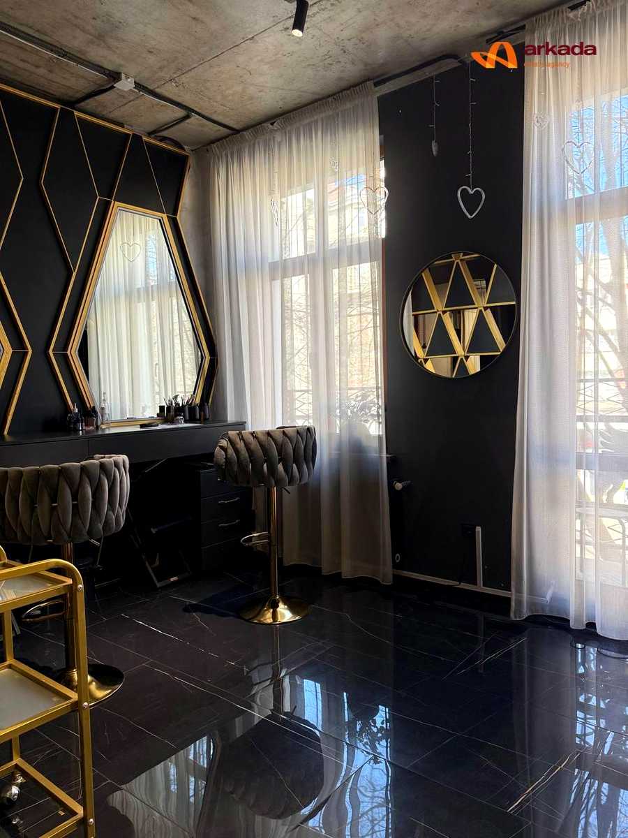 1873865701793785