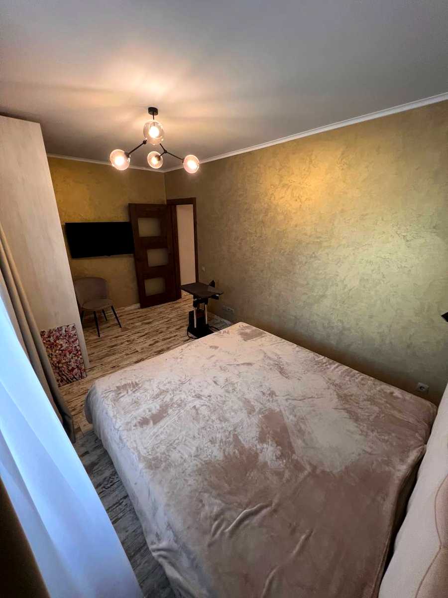 1873866611566759