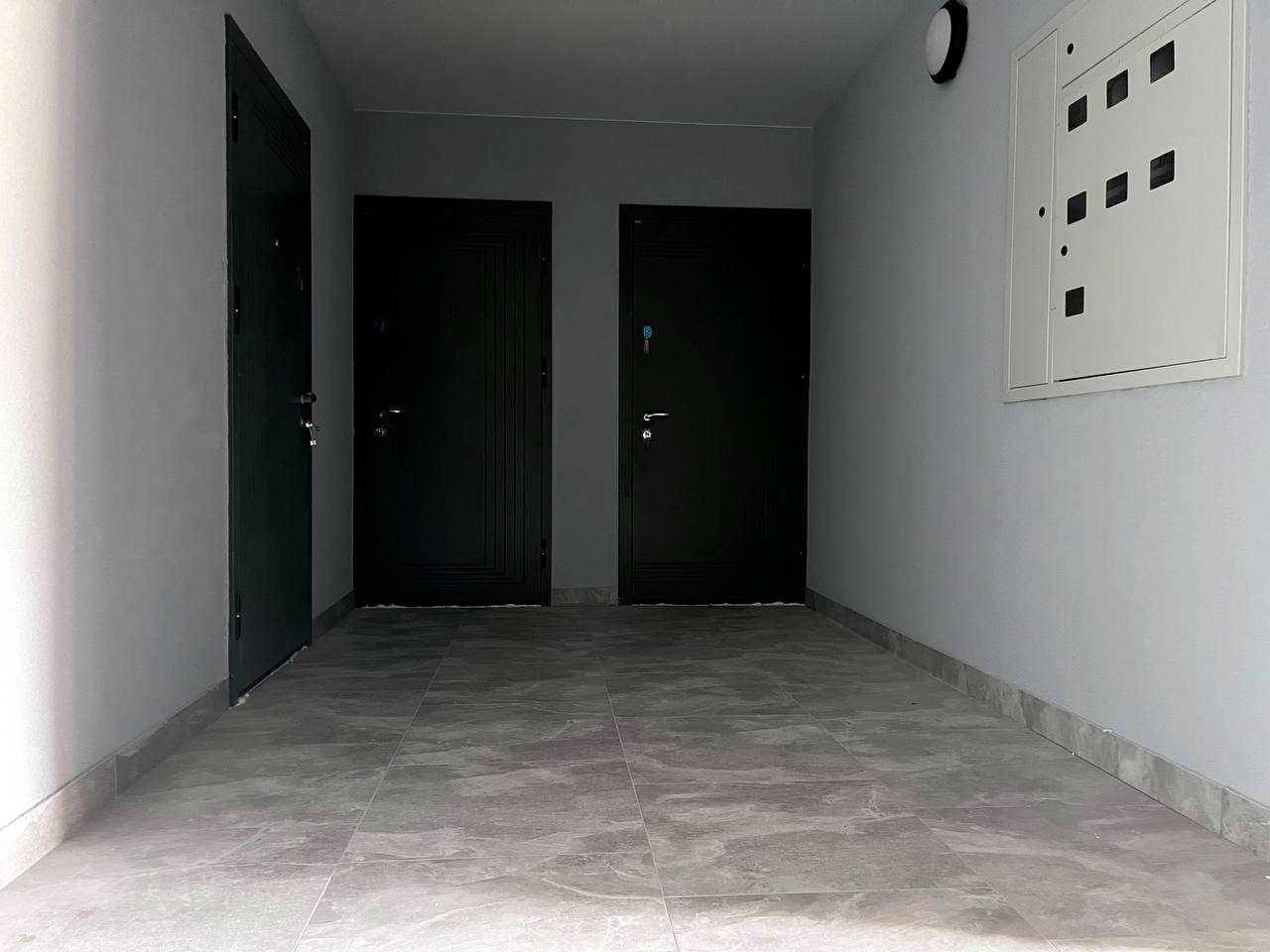1873868594692467
