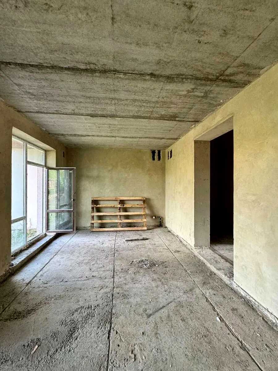 1873868686050560
