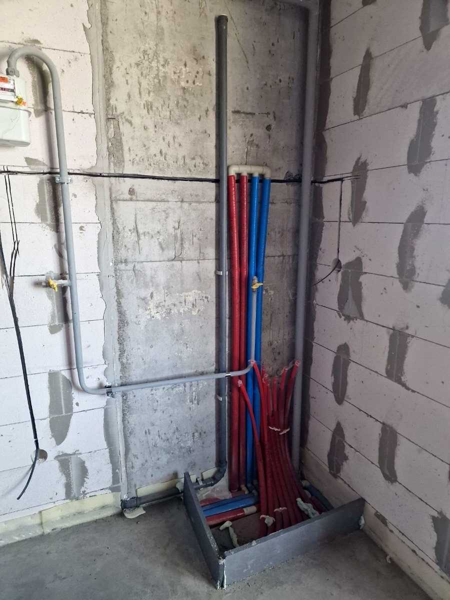 1873868930478990