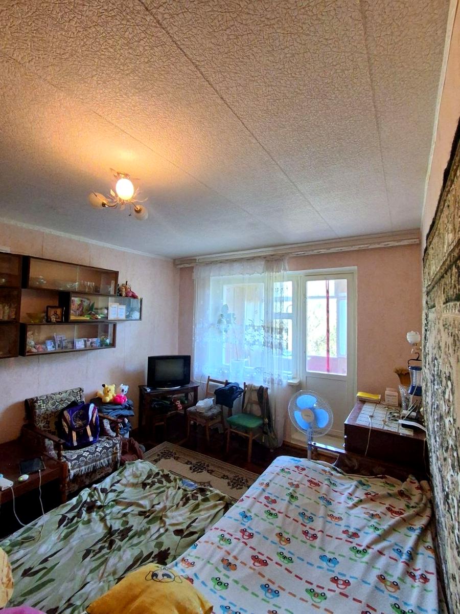 1873869248011424