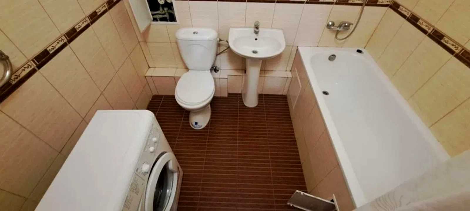 1873869378481899