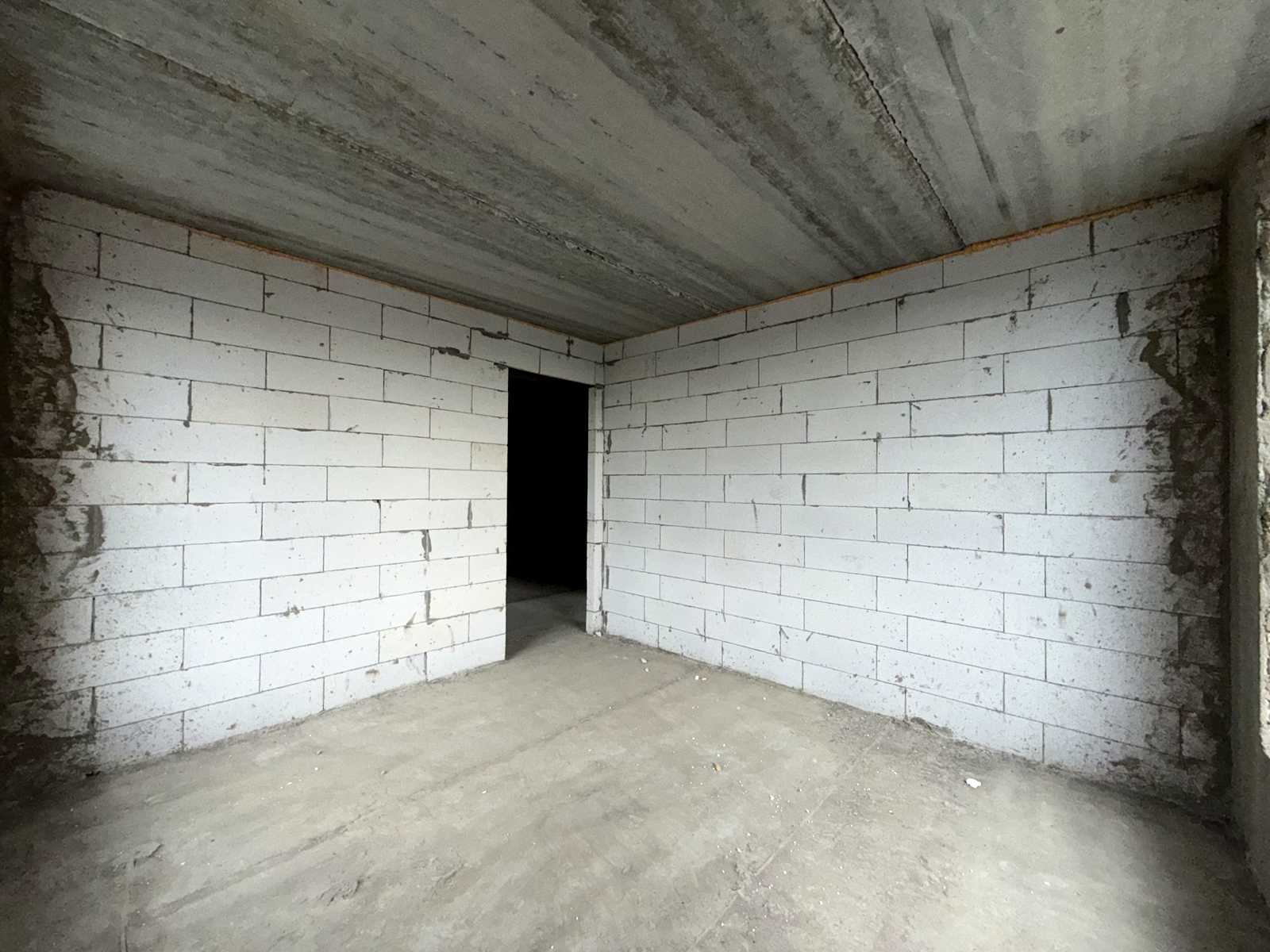 1873870351465187