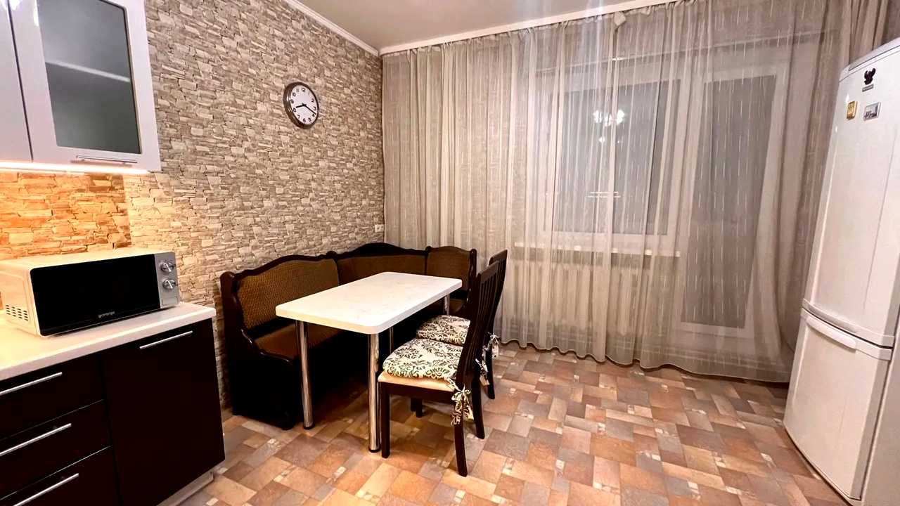 1873874716342174