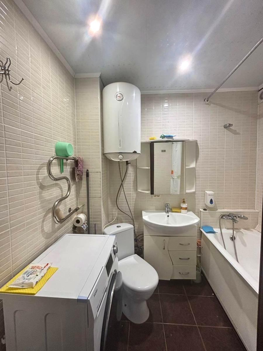 1873877595109710