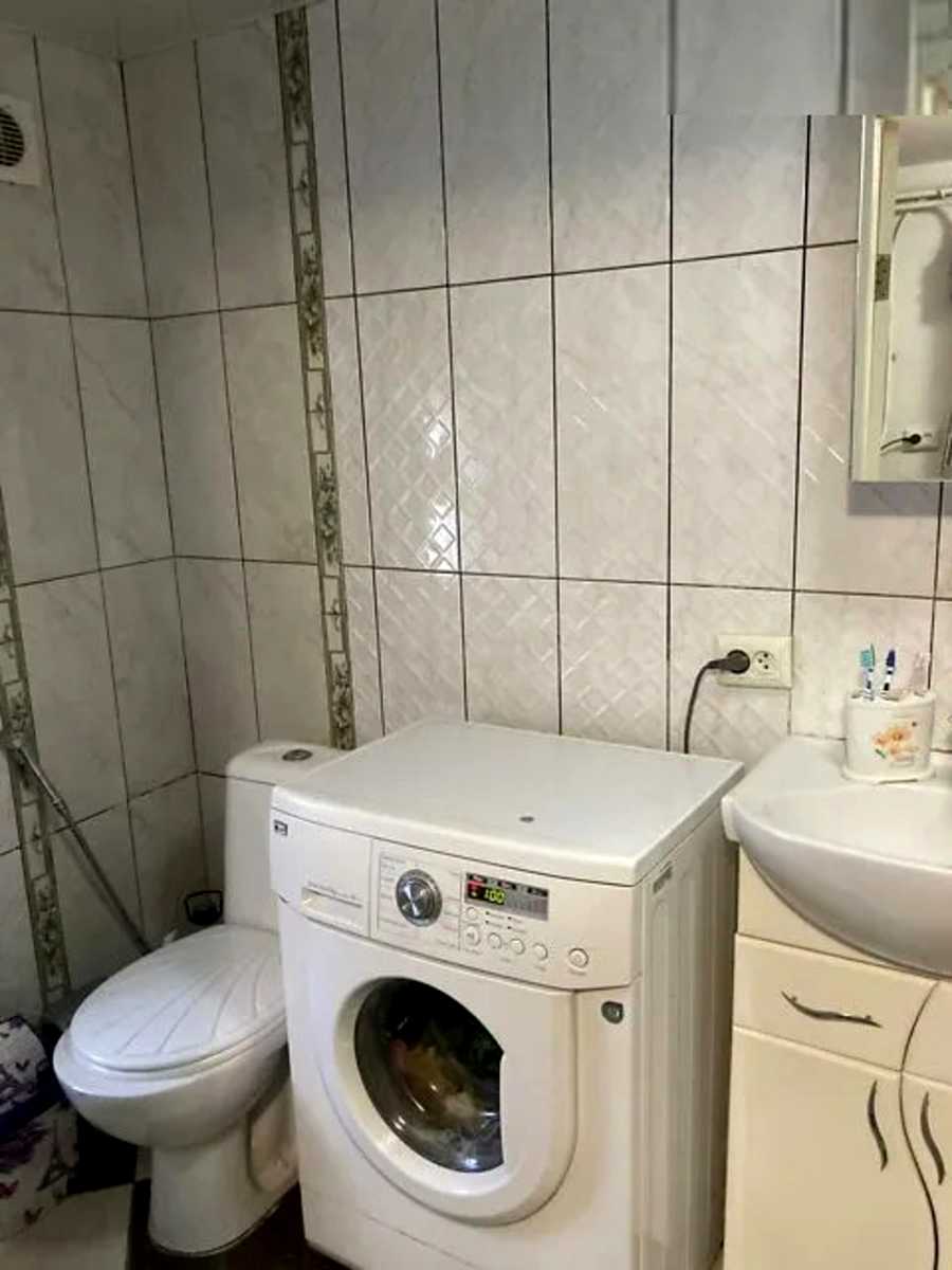 1873880253756952