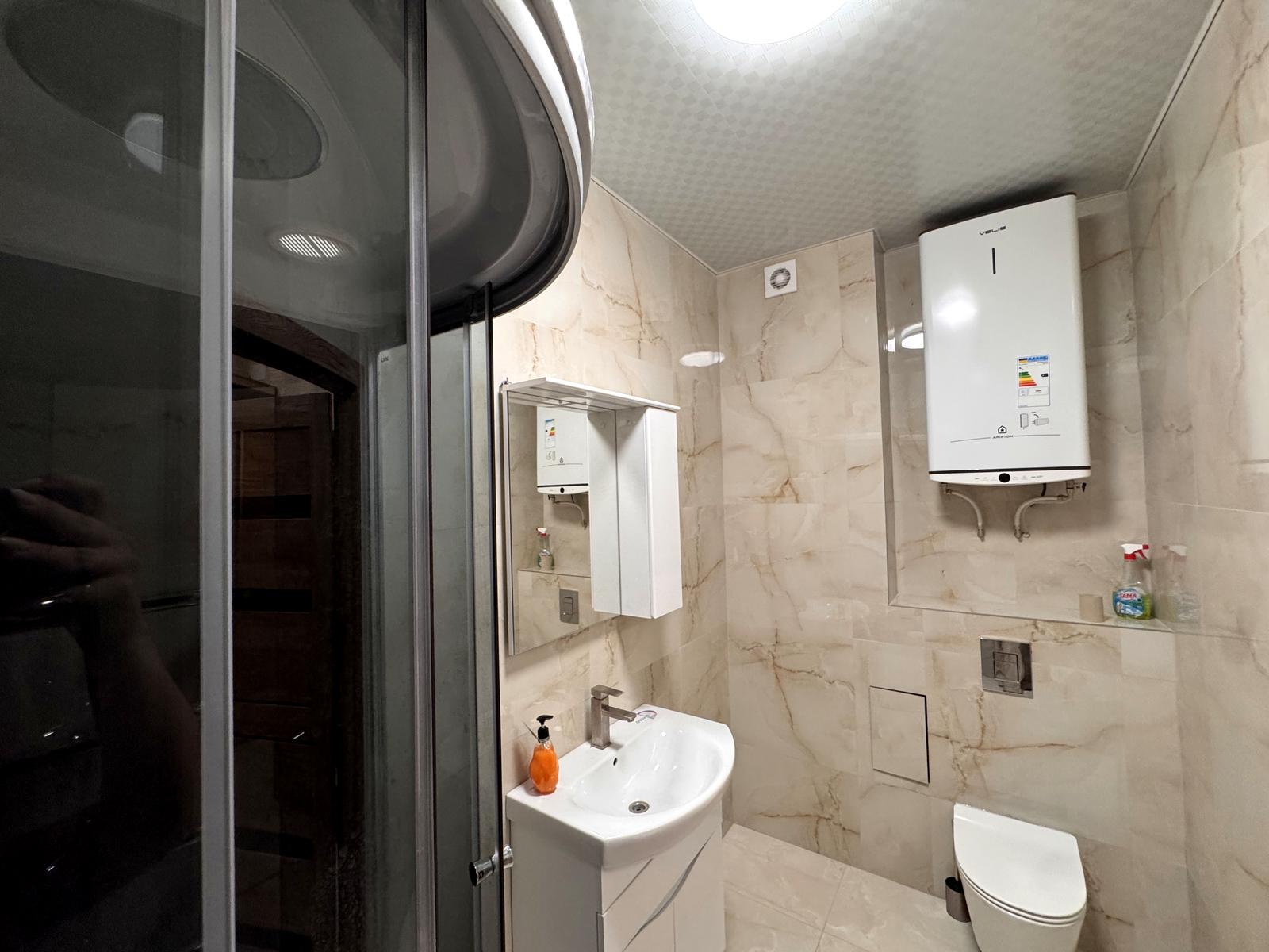 1873887814627301