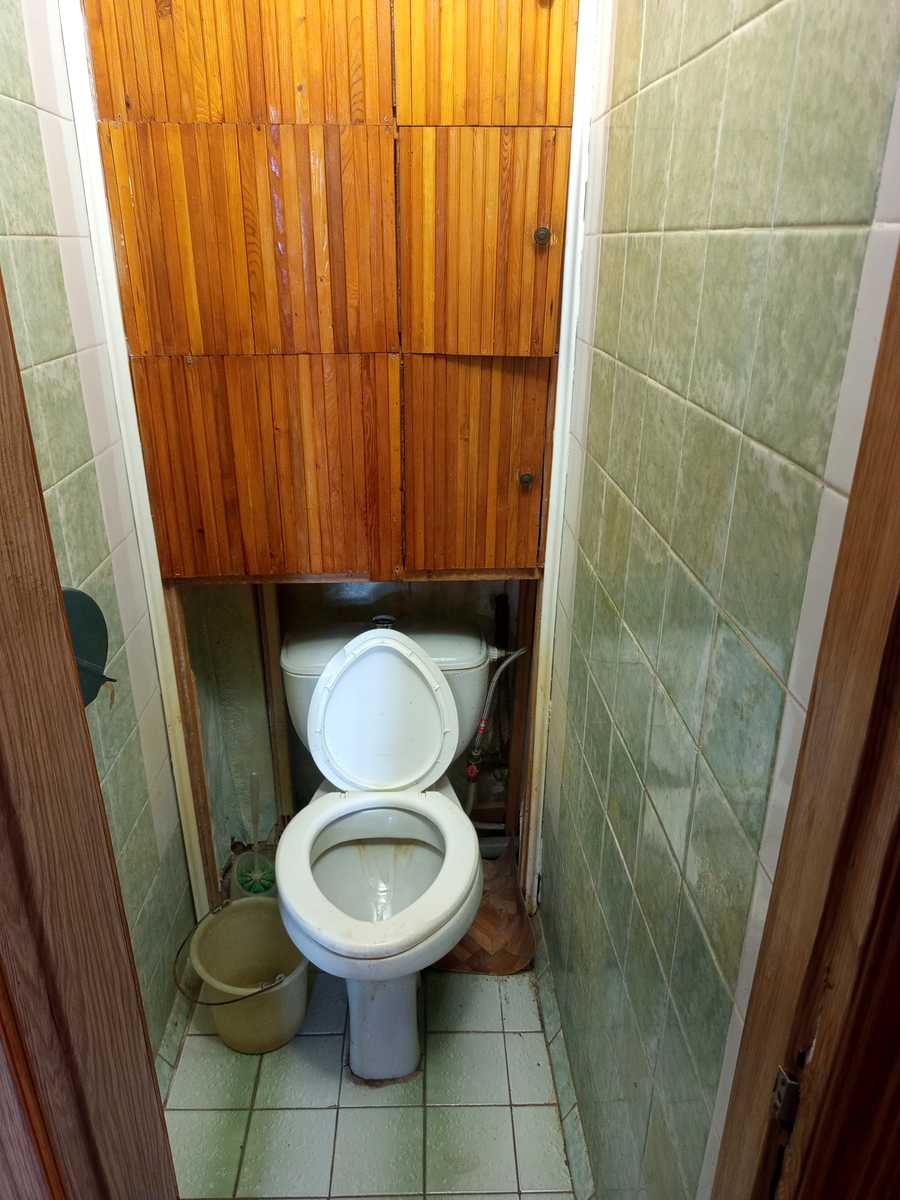 1873888225859872