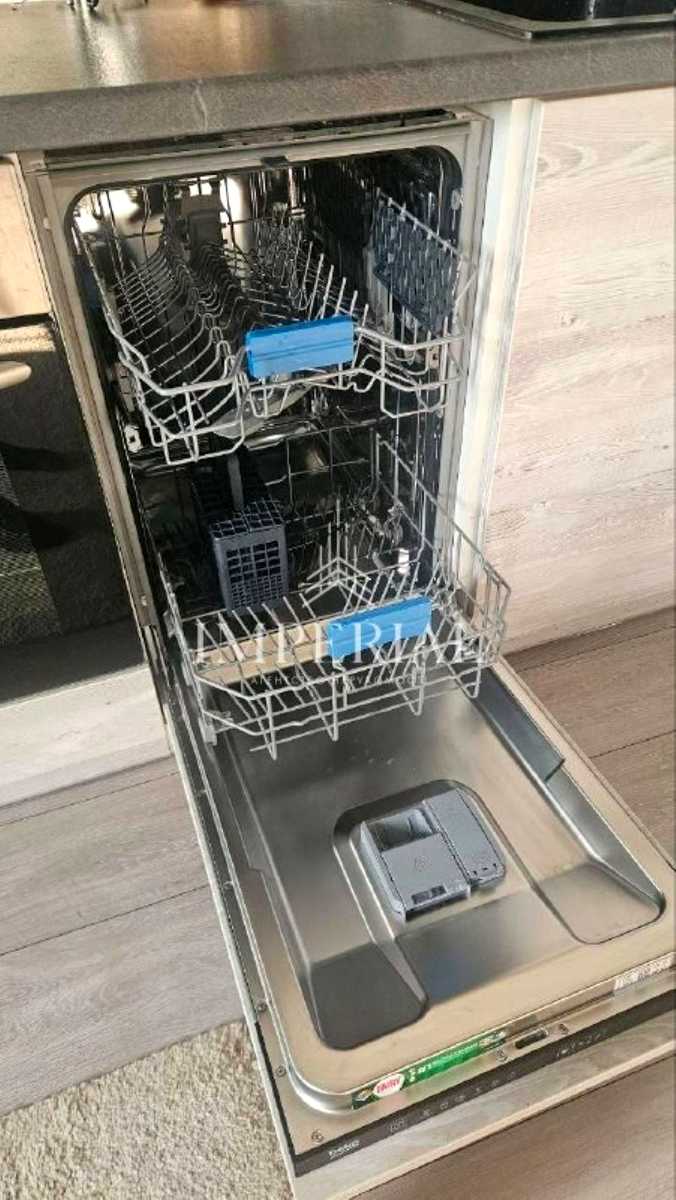 1873936566136658