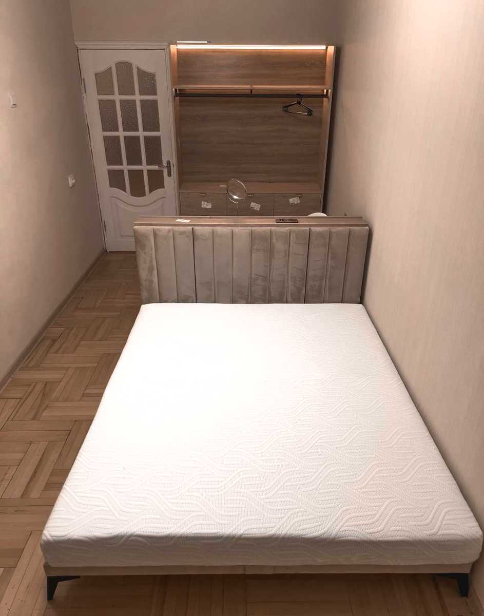1873937663695049
