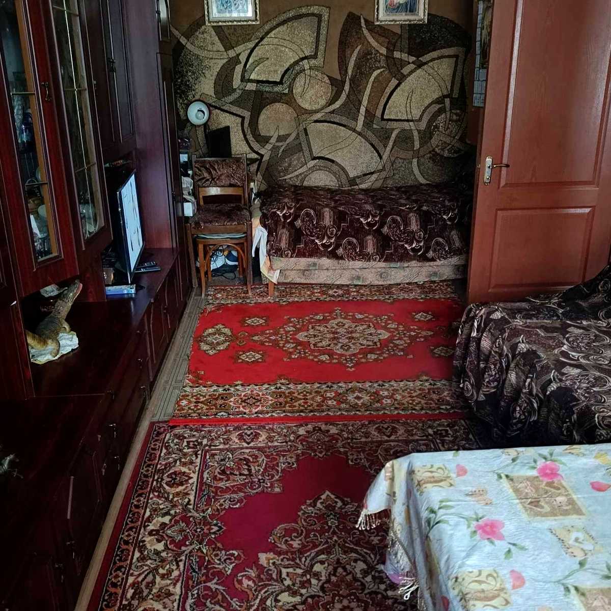 1873938979436436