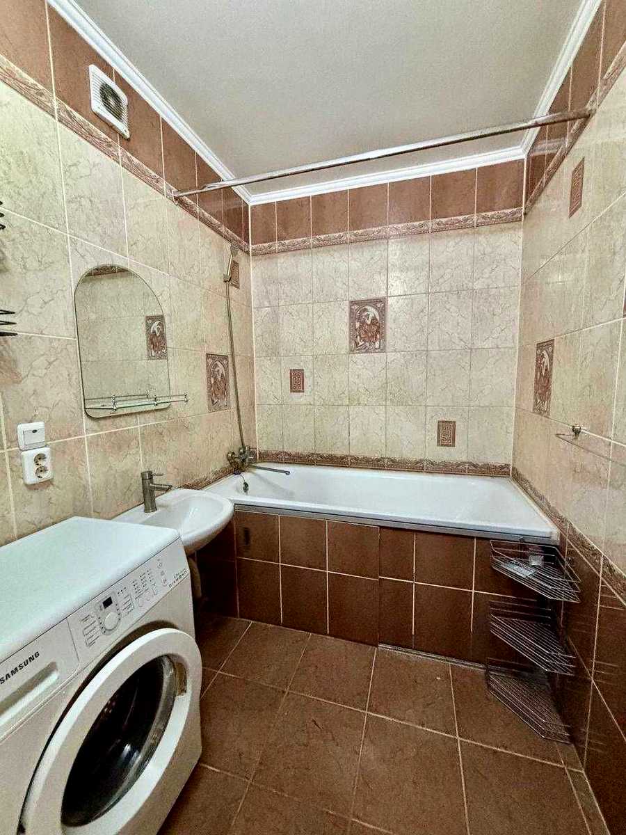 1873944866638598