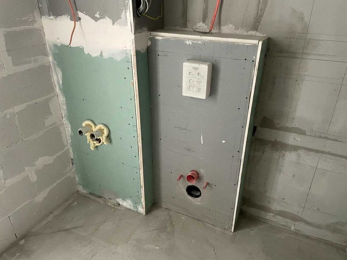1873945641064103