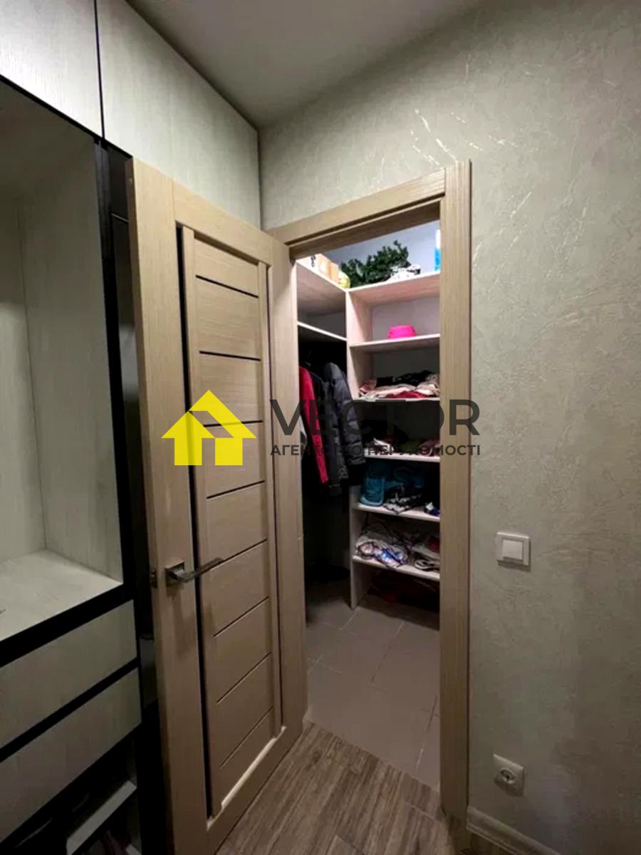 1873946685962936
