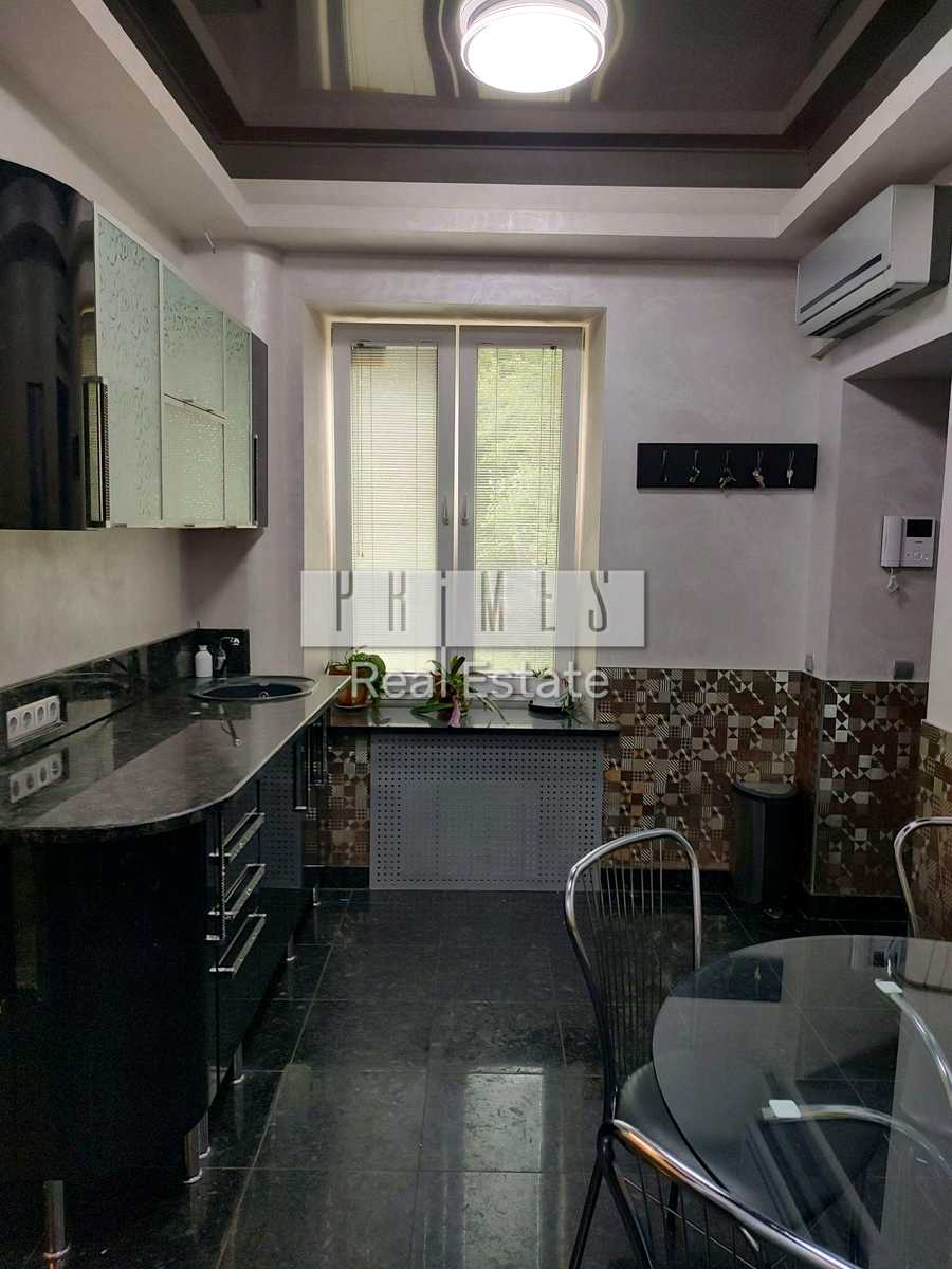 1873948874060324