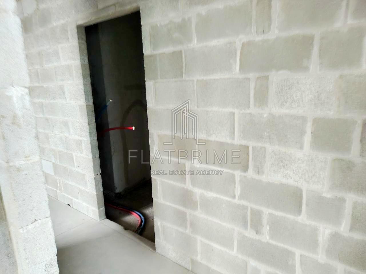 1873953351162297