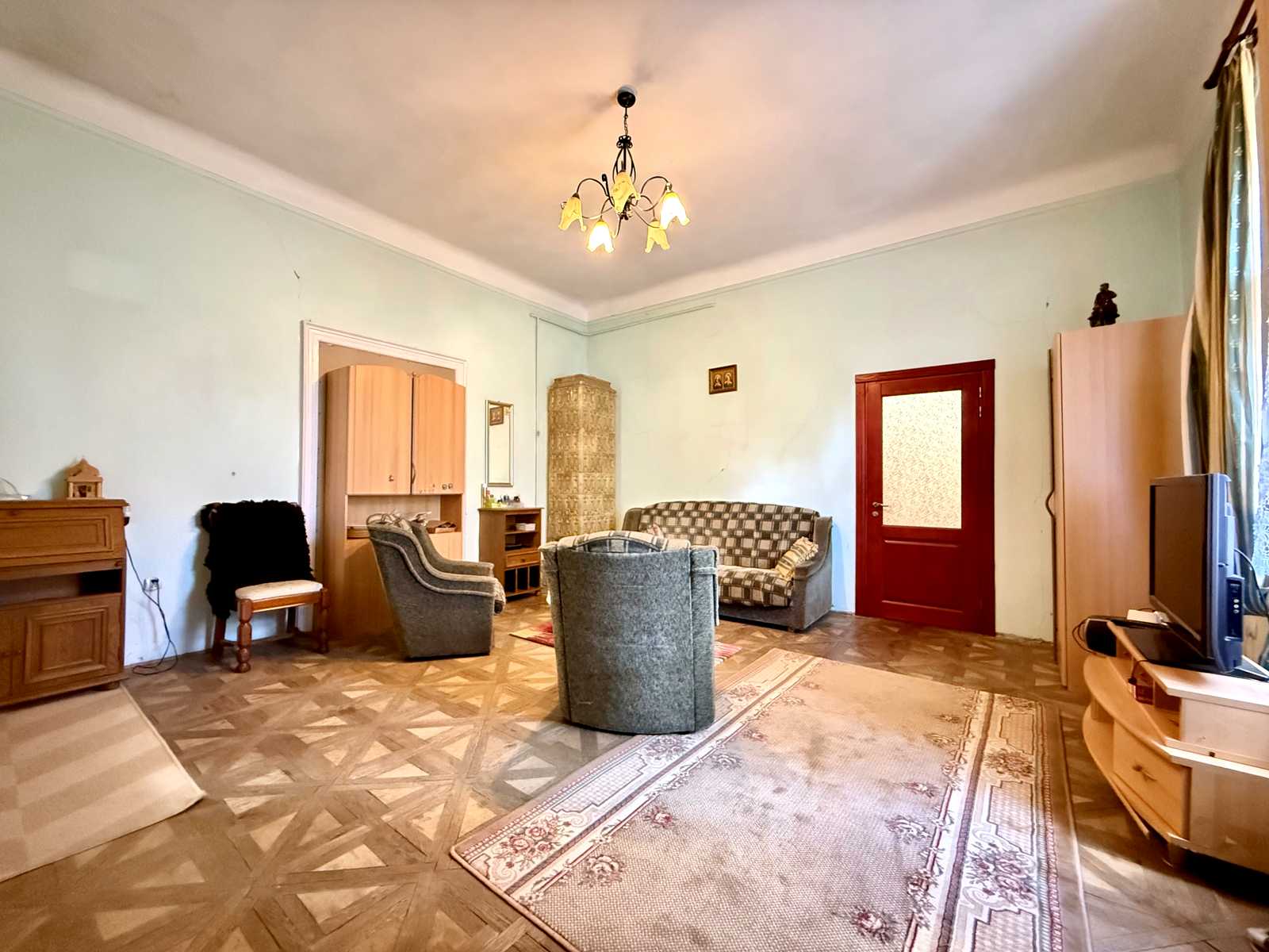 1873954651245700