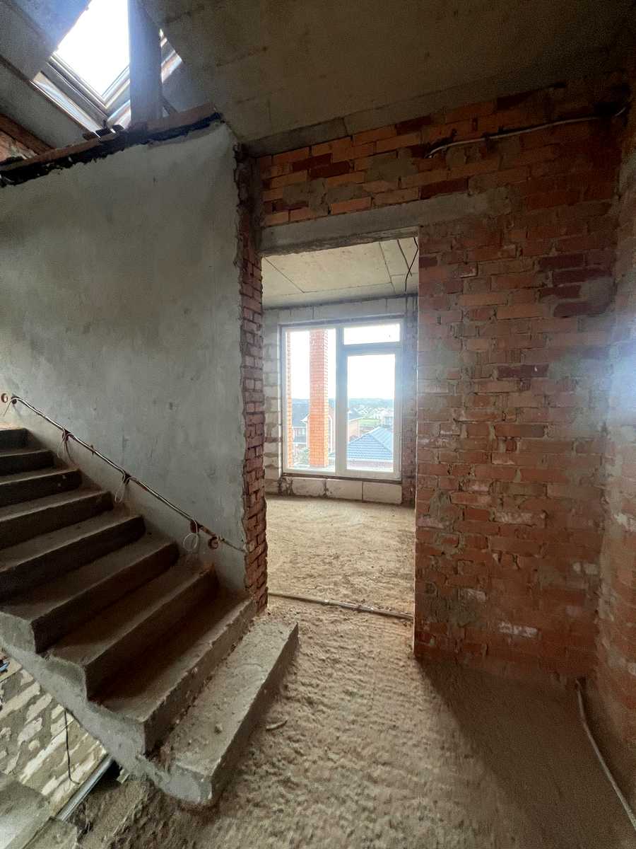 1873958379009654