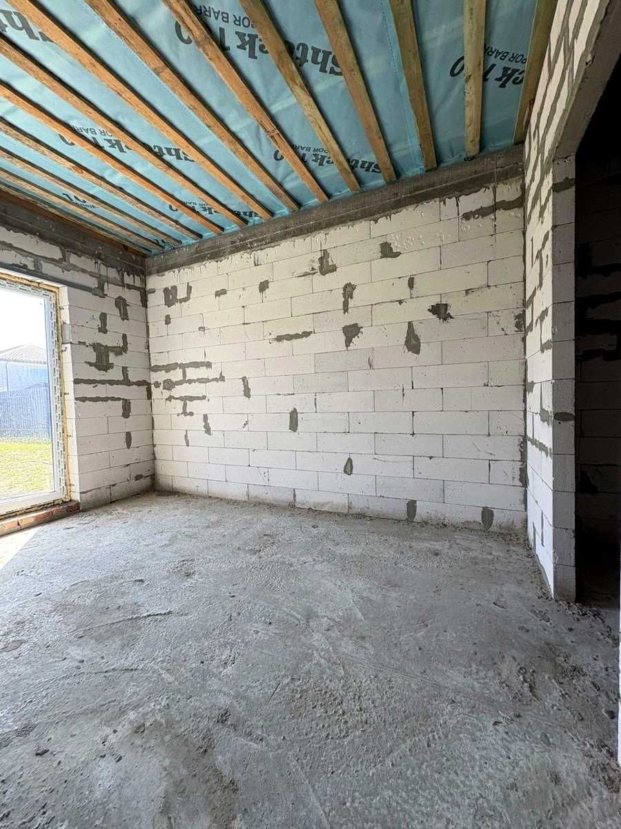 1873958536856796