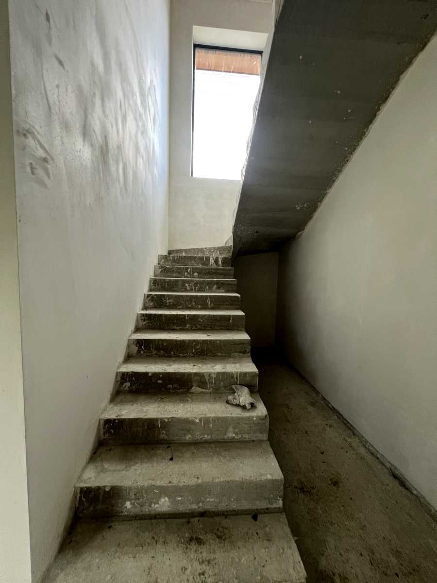 1873977843147600