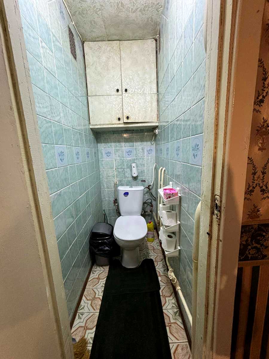 1873981612158296