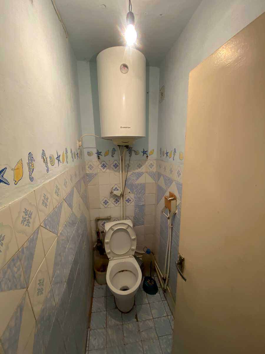 1874025112160351