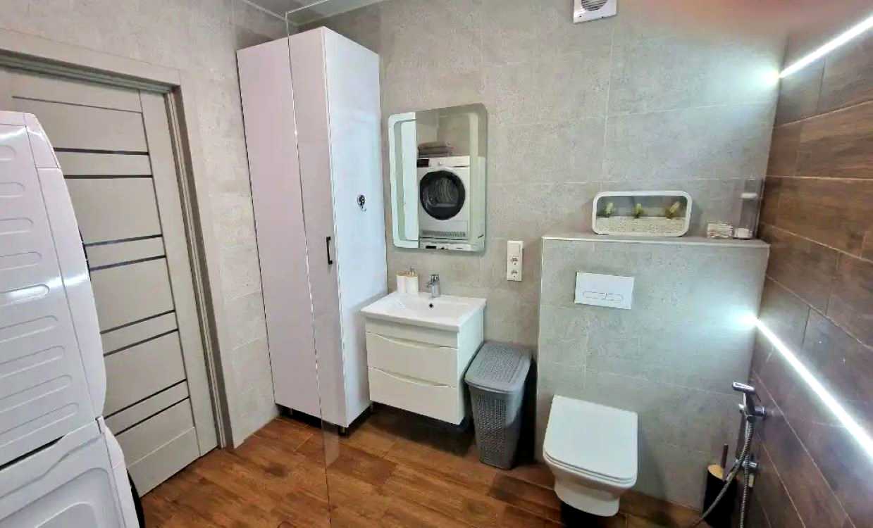 1874026793347590