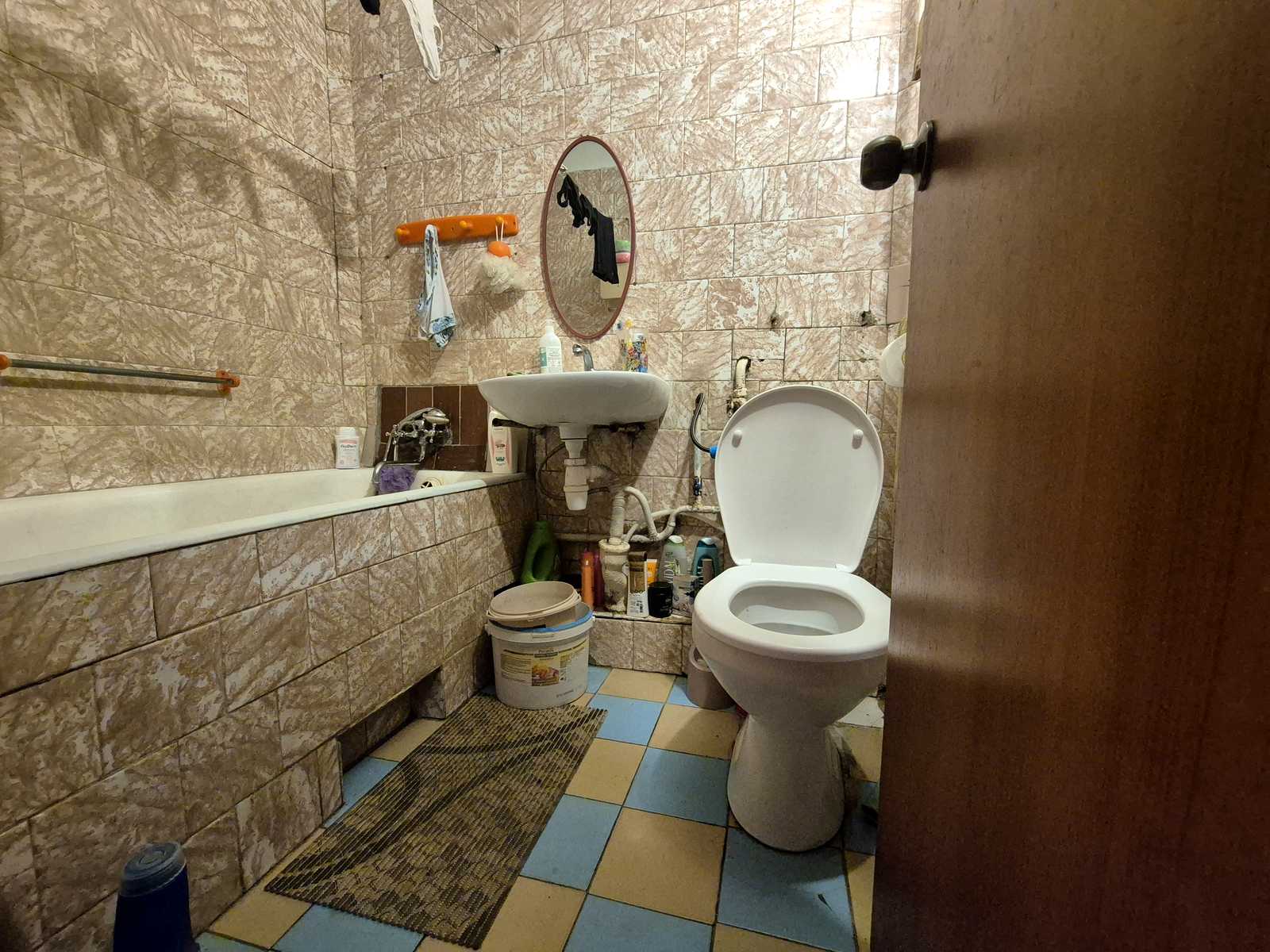 1874028067731673