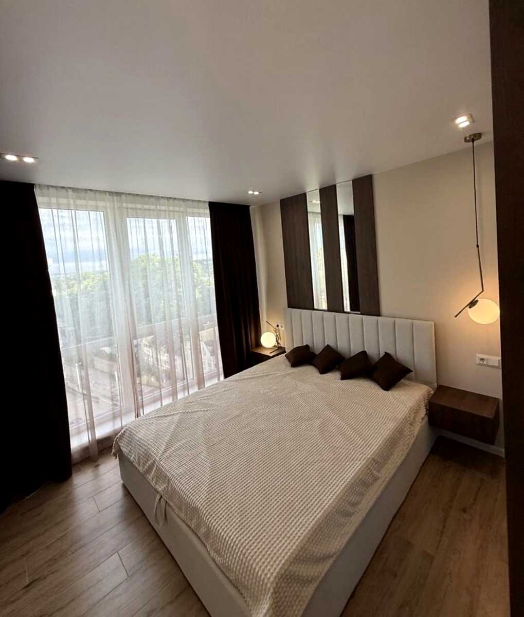 1874030567673435