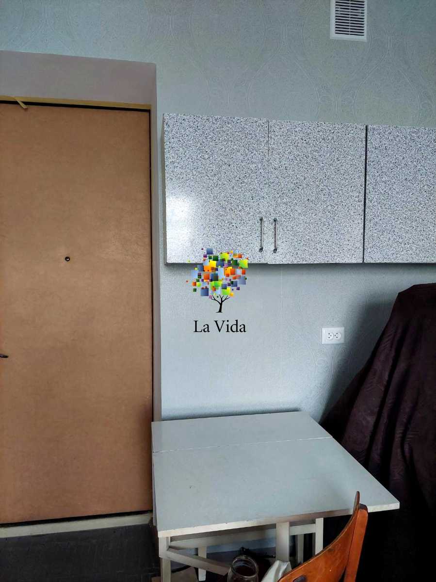 1874032136596100