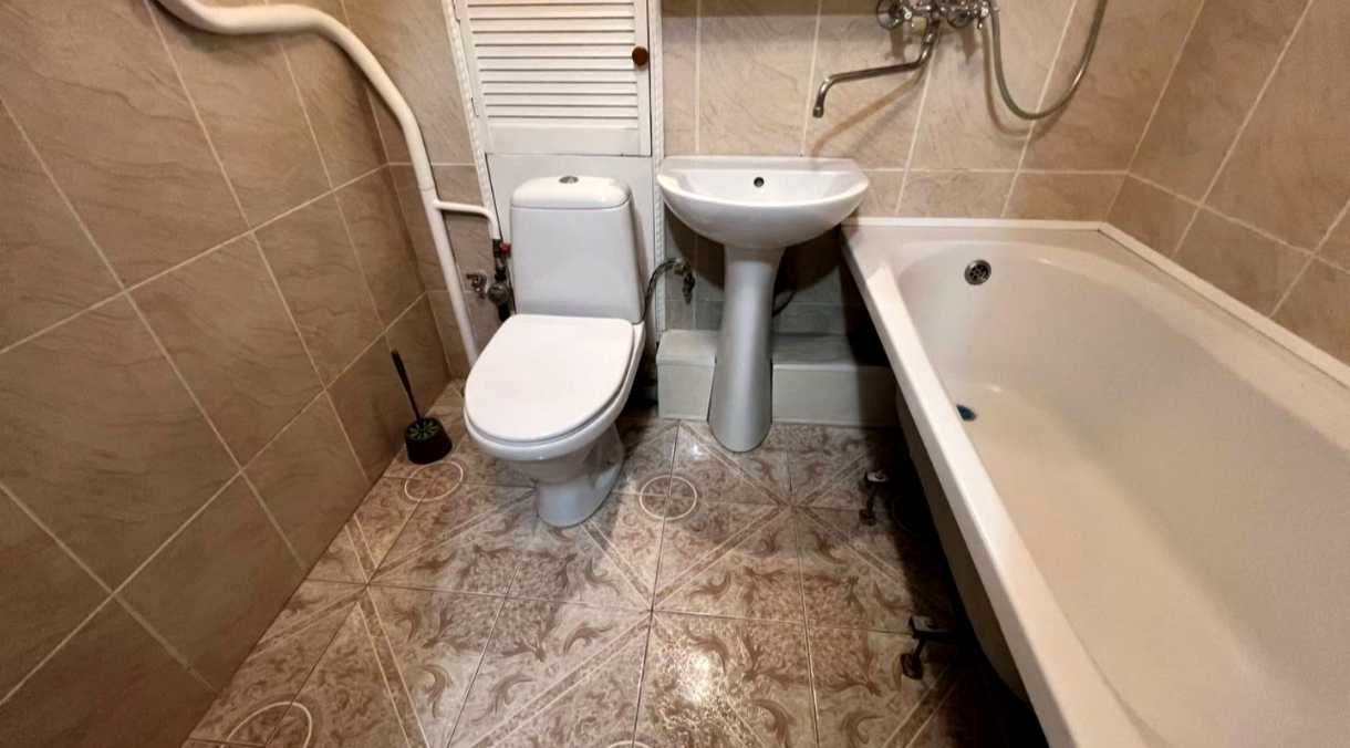 1874037854284957