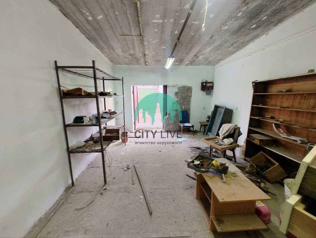 1874037871292932