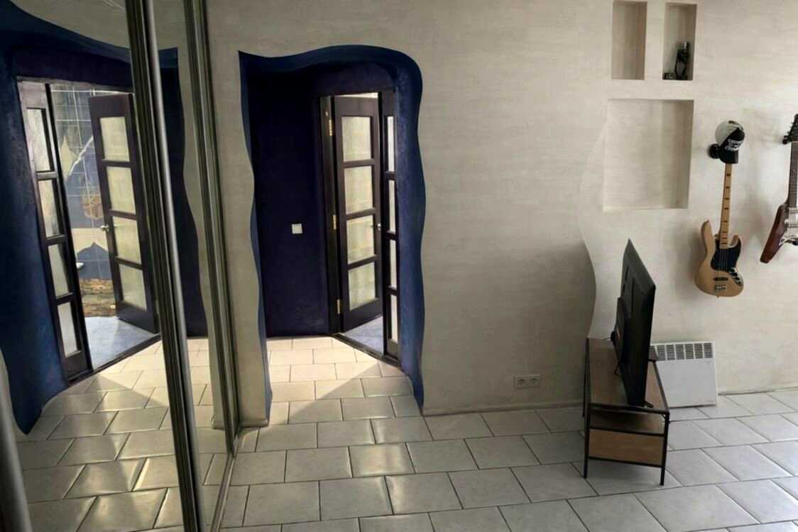 1874041970889045