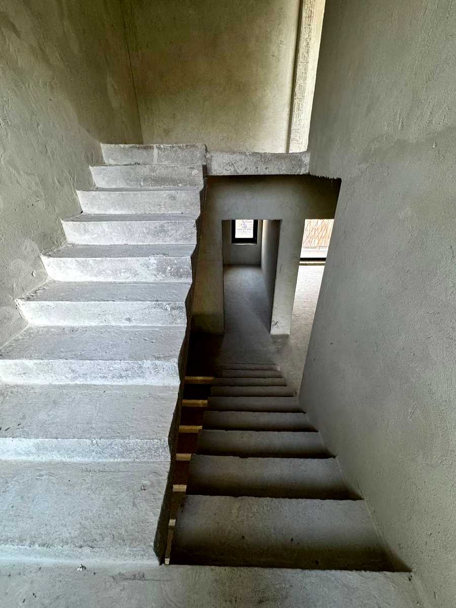 1874042744144176