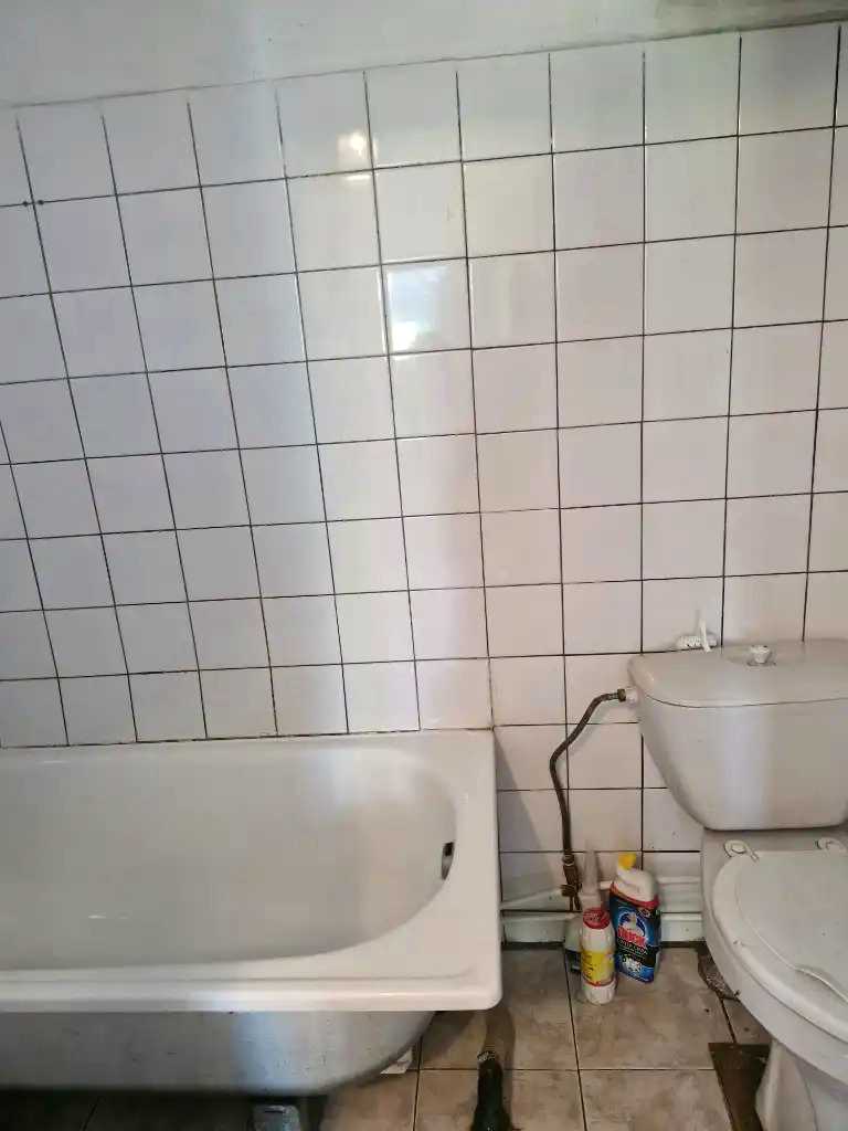 1874049439724328