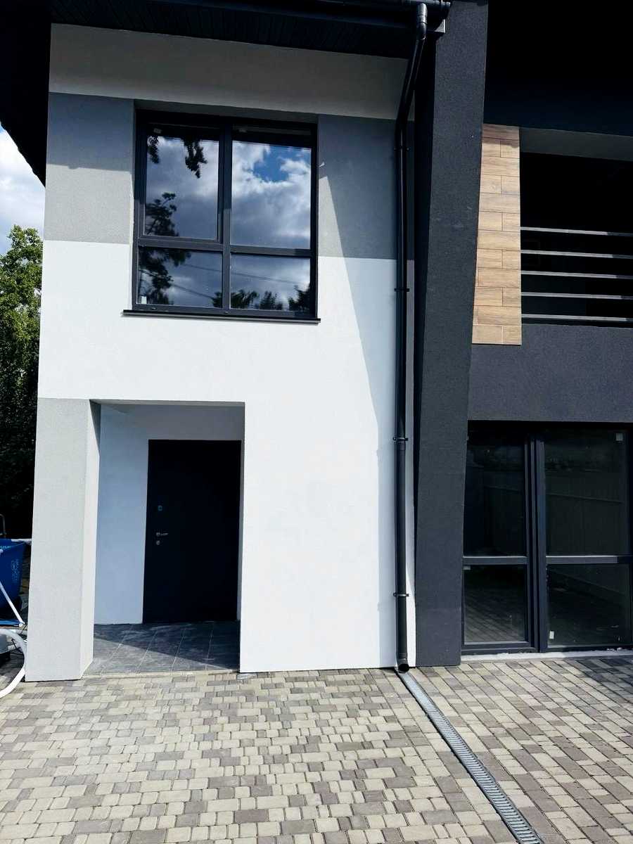 1874058942418284