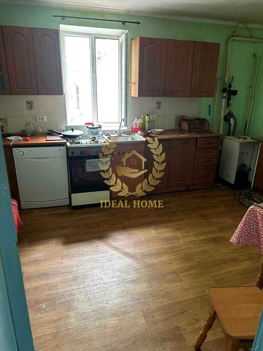 1874124612734385