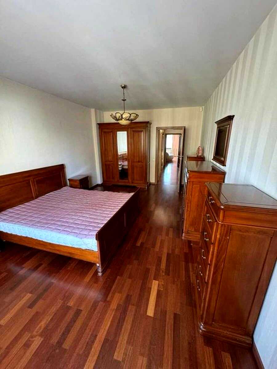 1874127608399122