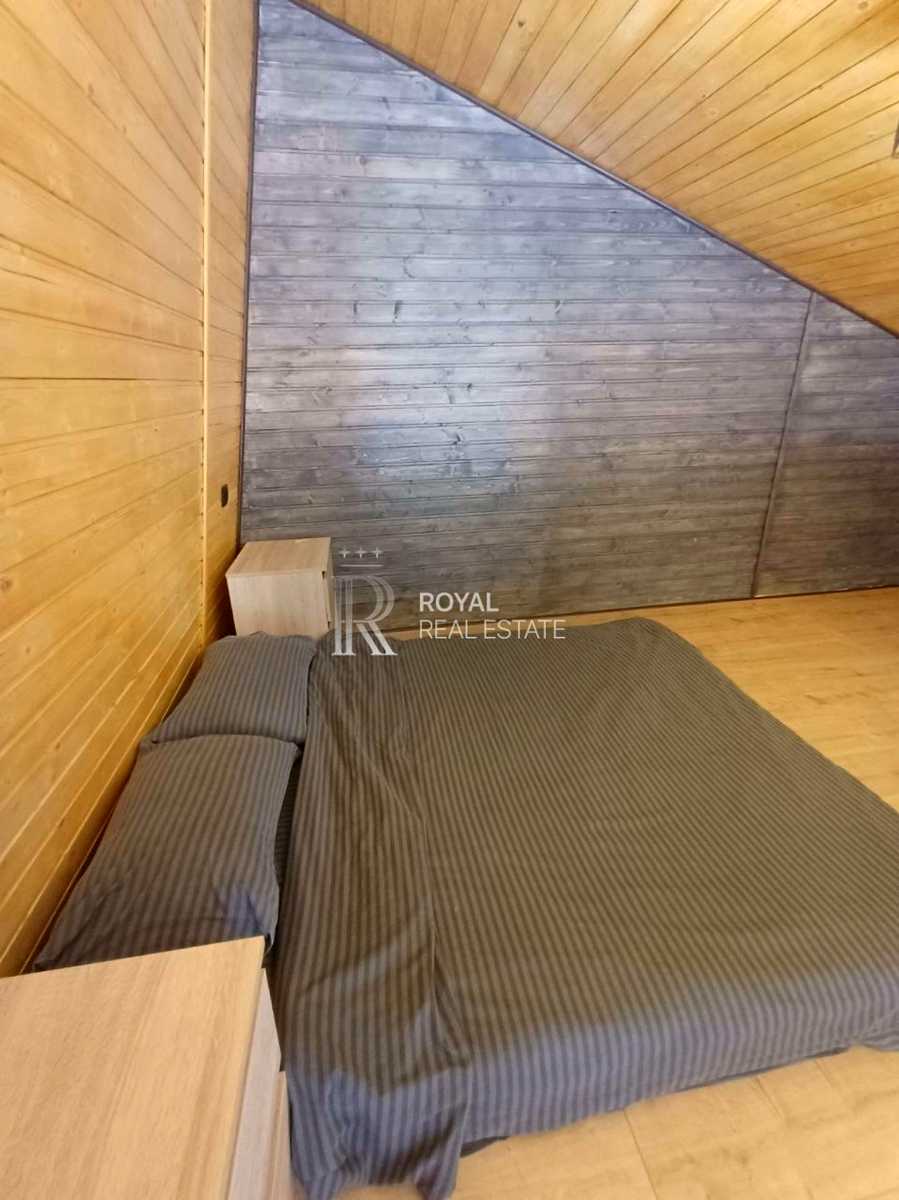 1874127876602498
