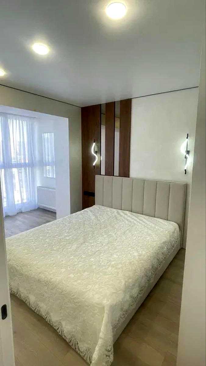 1874132844367345