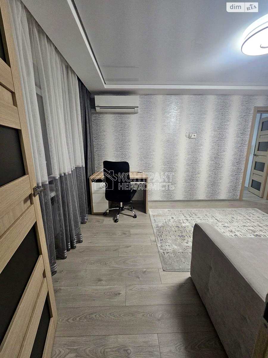 1874138475465628