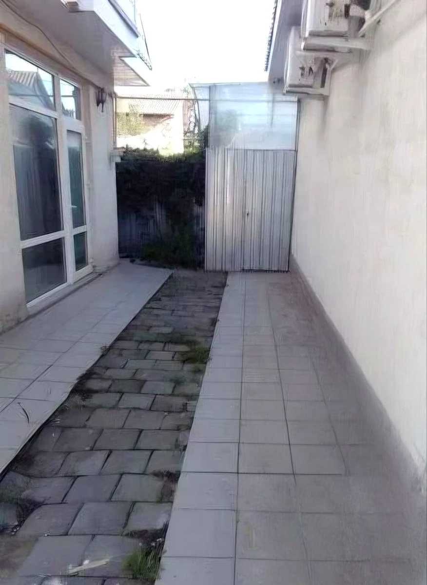 1874143051386702