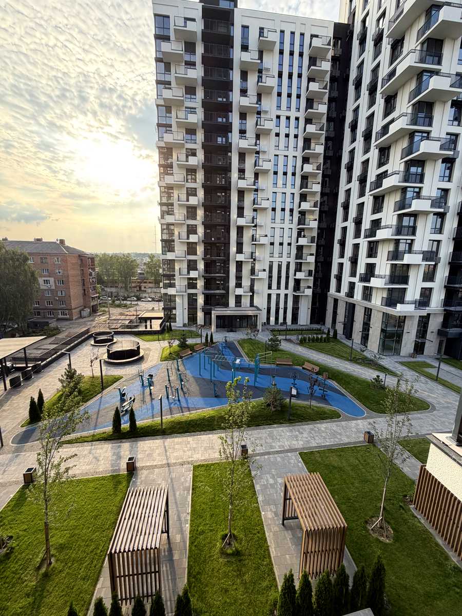 1874149658665469