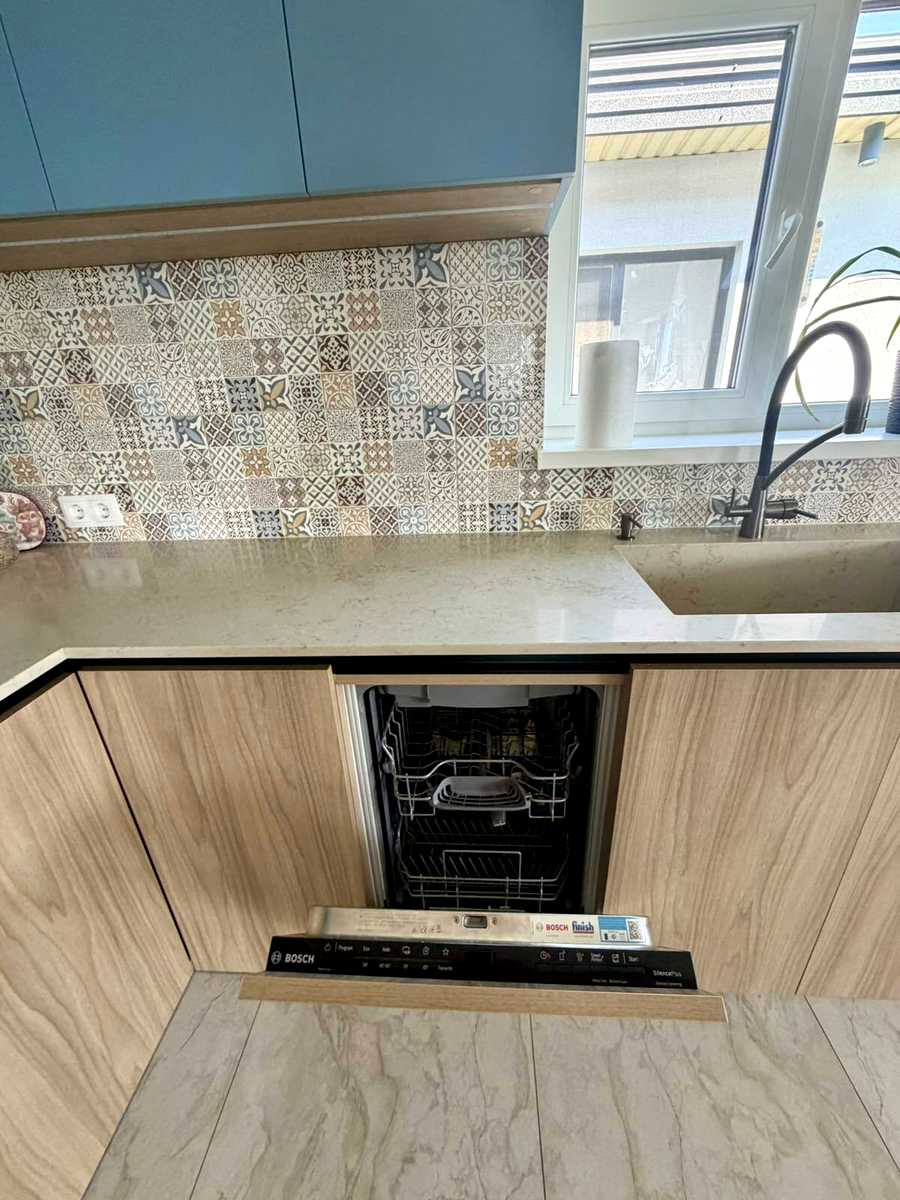 1874149876099070